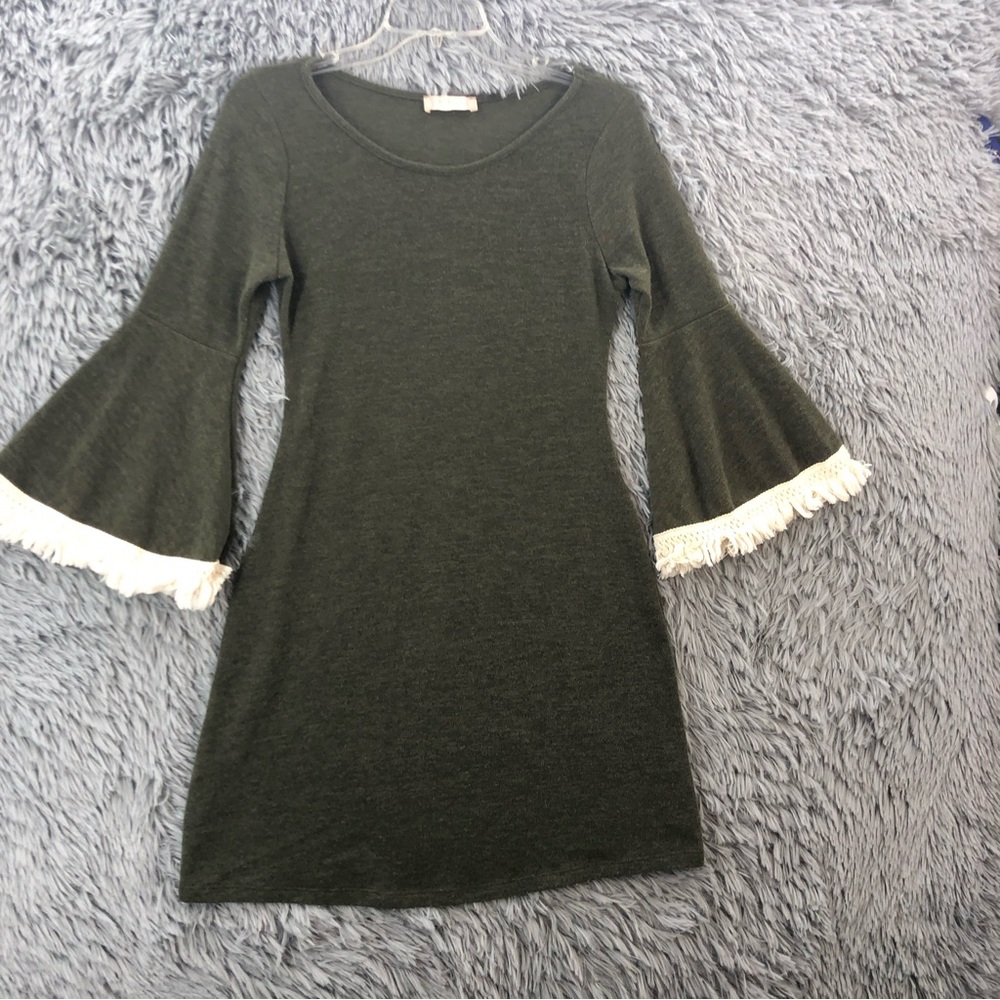 Altar’d State Dress Womens Medium Hunter Green Bell Sleeve Fringe Trim Boho